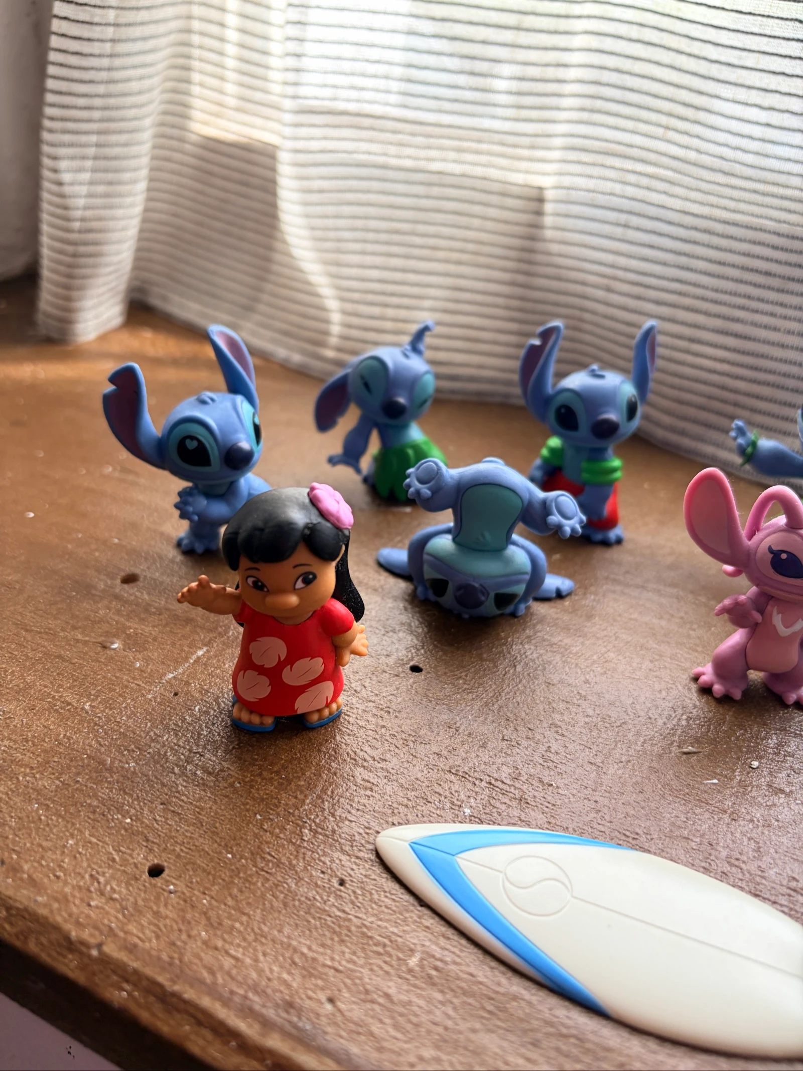 Lot de 10 figurines Disney Store officielles – Lilo & Stitch + accessoires  – photo 2